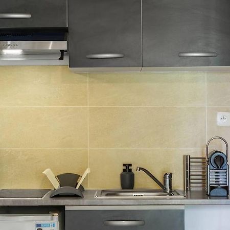 Le Saint-Gilles - Studio A St-Gilles-Les-Bains - Situe Dans Residence Privee Avec Piscine Luaran gambar