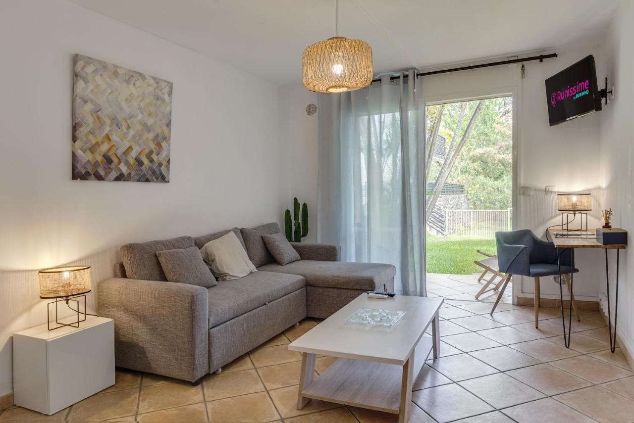 Le Saint-Gilles - Studio A St-Gilles-Les-Bains - Situe Dans Residence Privee Avec Piscine Luaran gambar