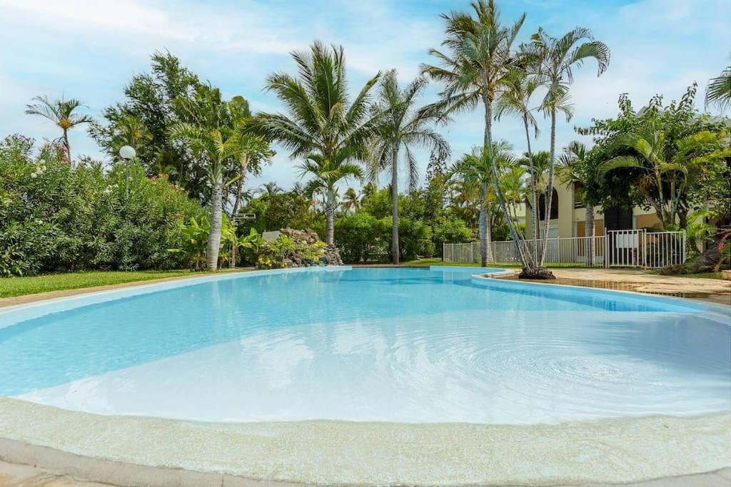 Le Saint-Gilles - Studio A St-Gilles-Les-Bains - Situe Dans Residence Privee Avec Piscine Luaran gambar